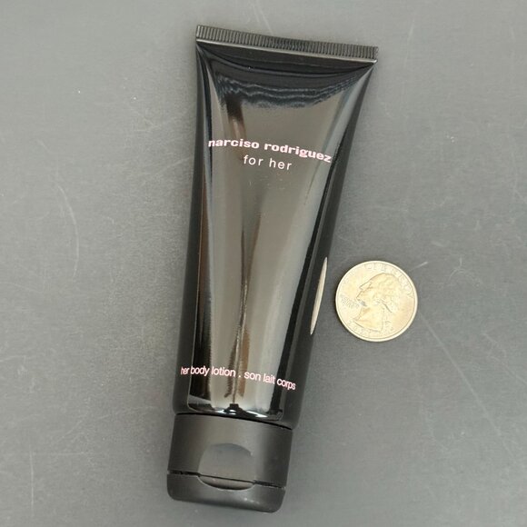 Narciso Rodriguez For Her 2-pc set: Body Lotion  & Pouch - Picture 6 of 16